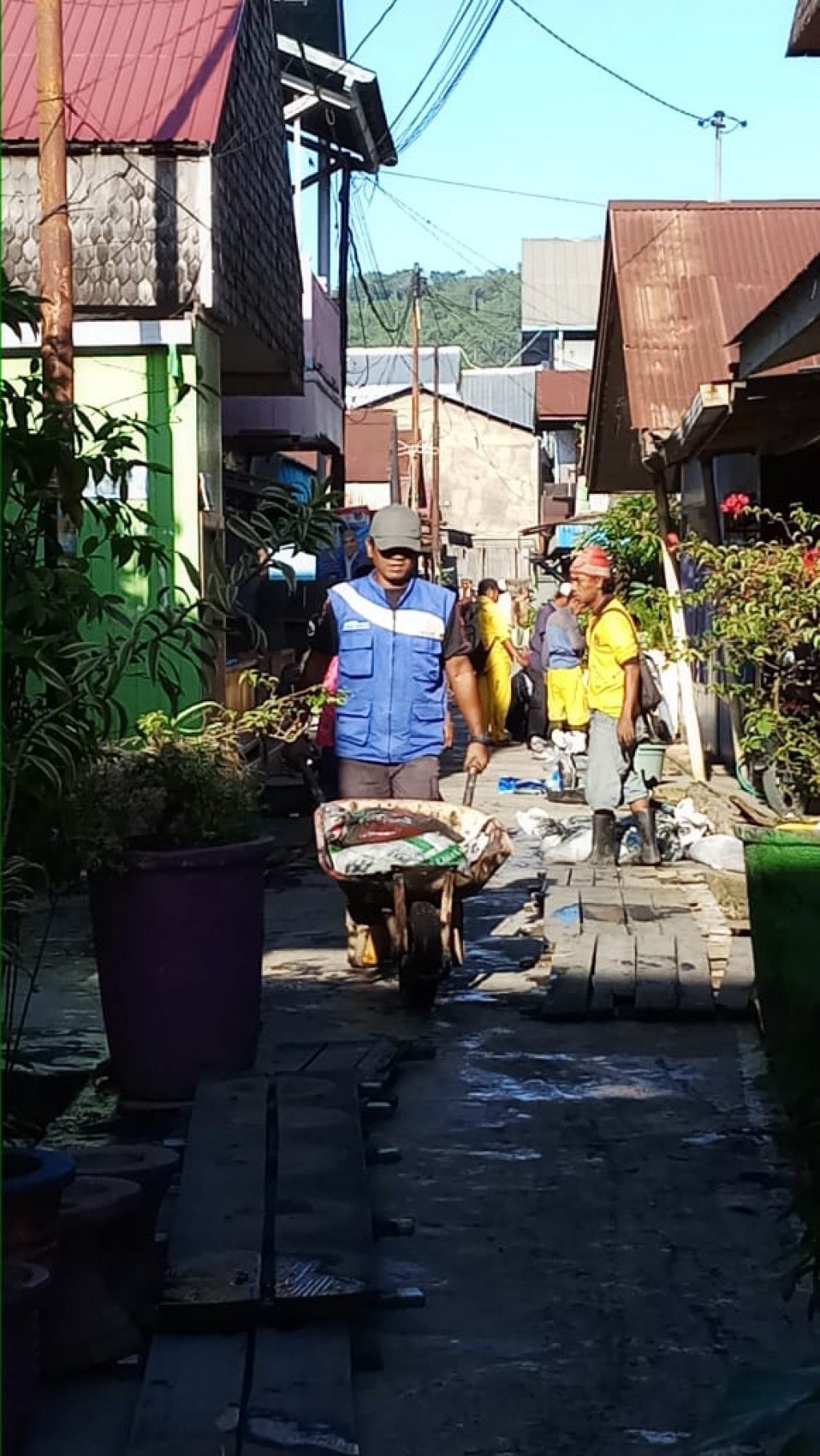 Kegiatan Gotong Royong di Jl.Slamet Riyadi RT.19 Kel. Karang Asam Ilir Kec. Sungai Kunjang Kota Samarinda