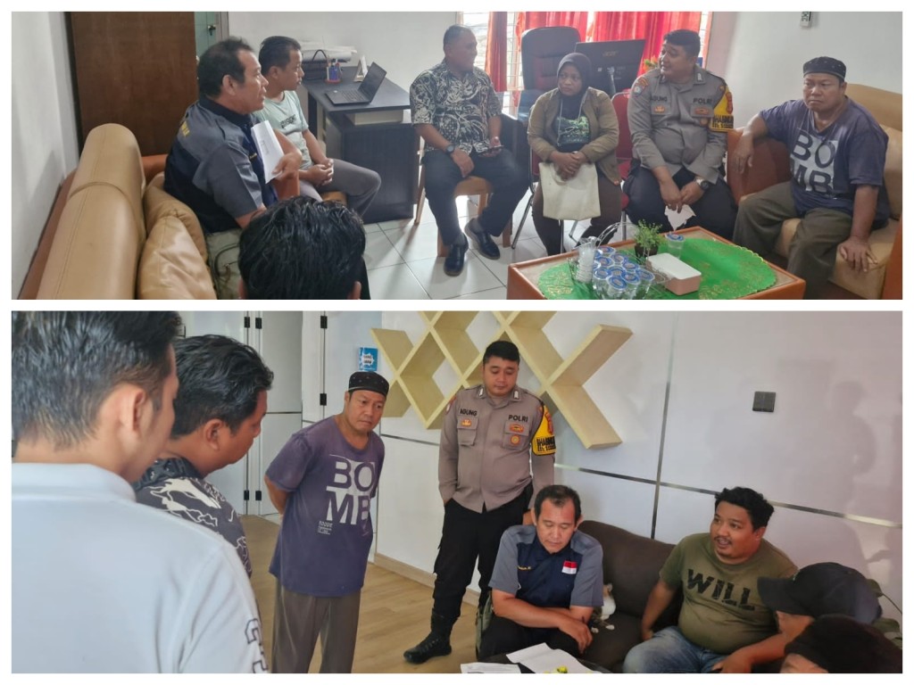 Rapat koordinasi terkait penanganan pasca kebakaran yang terjadi di RT. 03
