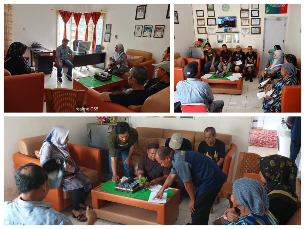 Kegiatan pertemuan dengan warga penerima bantuan program RTLH (Rumah Tidak Layak Huni)