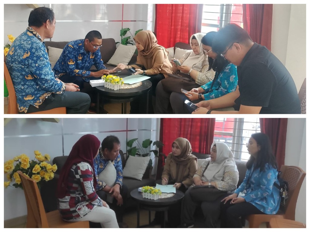 Koordinasi dengan petugas BULOG terkait data penerima bantuan