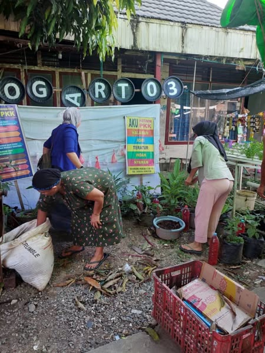 gotong royong Dasa Wisma Pancar 12 RT. 03