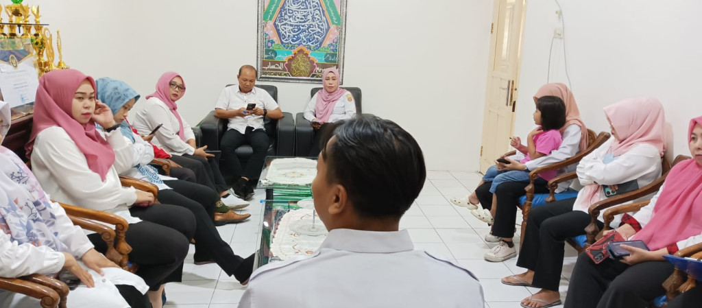 Rapat Koordinasi Pegawai Kelurahan Karang Asam Ulu