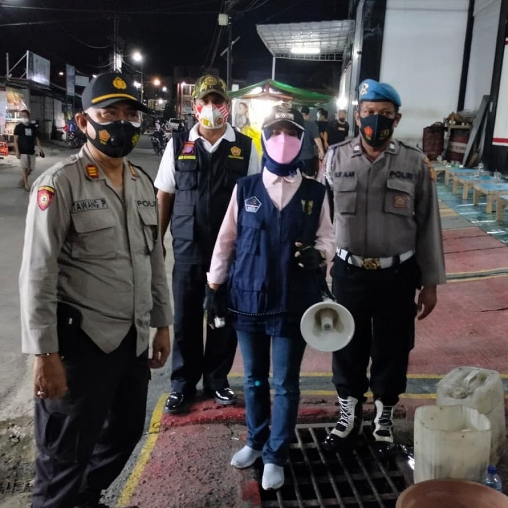 Kegiatan Monitoring Prokes Bersama Tim Gabungan TNI,POLRI,SATPOL PP Kecamatan Samarinda Kota ( 17/7/2021)
