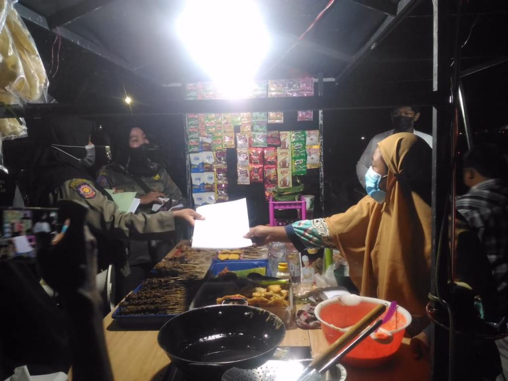 Kegiatan Monitoring Prokes Bersama Tim Gabungan TNI,POLRI,SATPOL PP Kecamatan Samarinda Kota ( 7/7/2021)