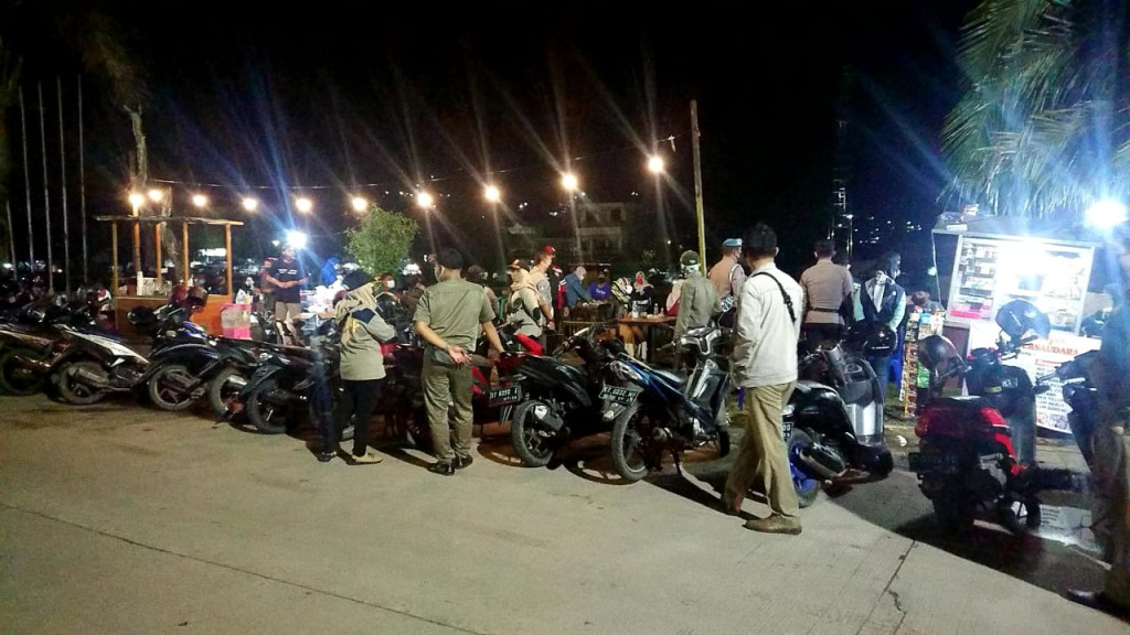 Kegiatan Monitoring Prokes Bersama Tim Gabungan TNI,POLRI,SATPOL PP Kecamatan Samarinda Kota