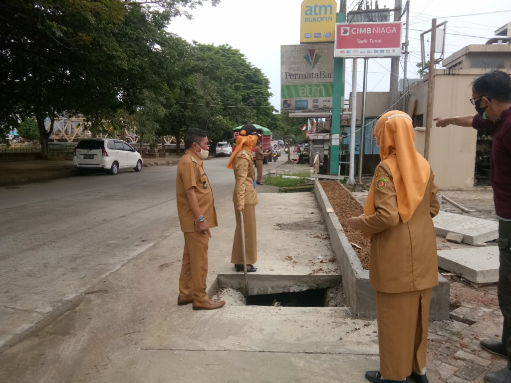 Peninjauan Drainase Pavilion Jl. Muso Salim RT.14 Bersama Camat dan Lurah