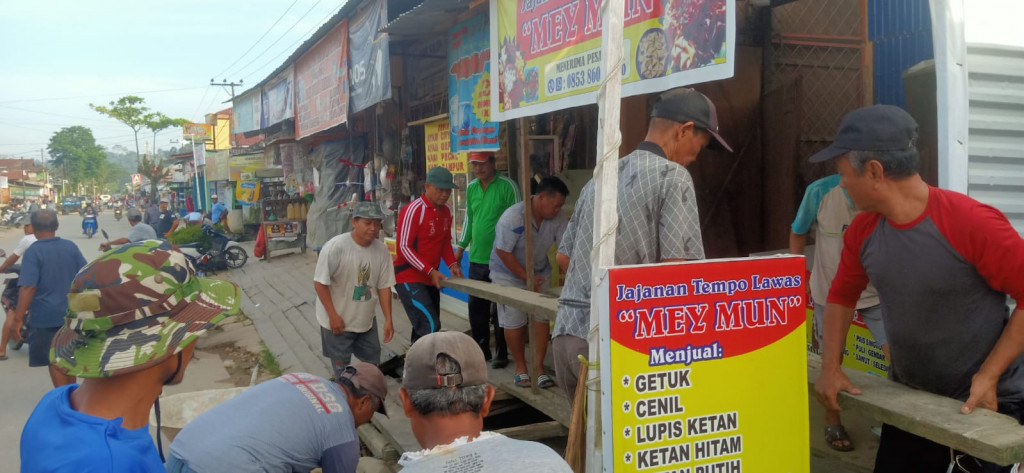 Gotong Royong Serentak 16 Juli 2022 di Kelurahan Lempake