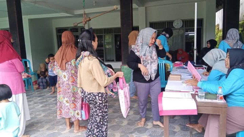 Kegiatan Posyandu Rutin Posyandu Wijaya Kusuma di RT.08 Kelurahan Lempake