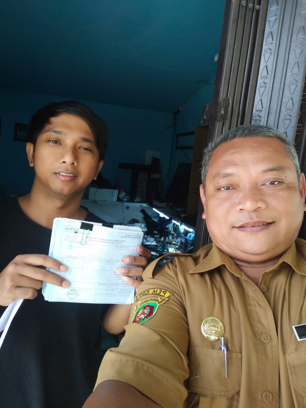 Kegiatan staf seksi Pemerintahan melakukan  Service Delivery SPPT-PBB Tahun 2025
