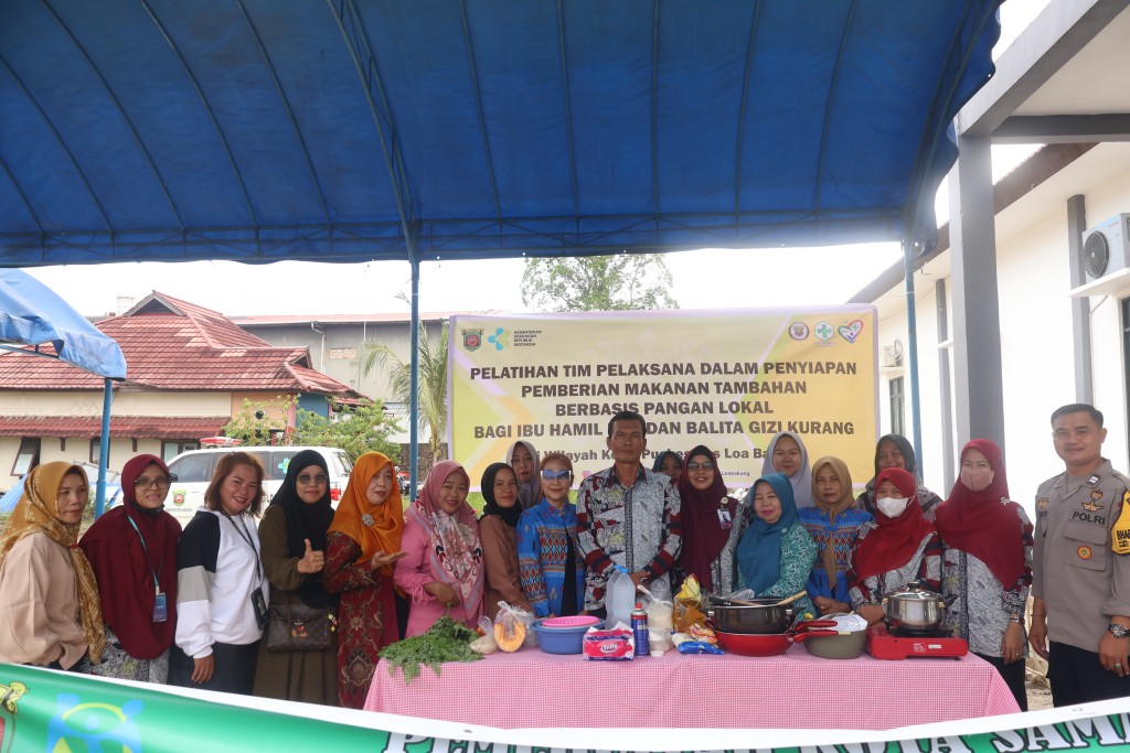 PELATIHAN TIM PELAKSANA DALAM PENYIAPAN PEMBERIAN MAKANAN TAMBAHAN