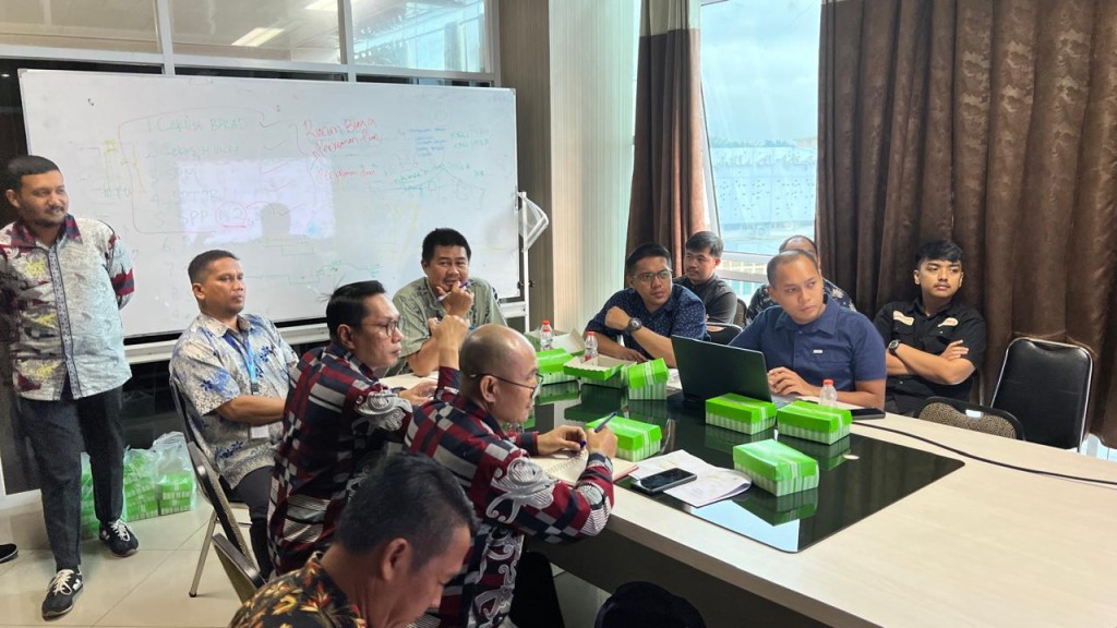 Rapat Persiapan Pelaksanaan Kontrak Pemasangan Pipa PDAM di Dinas PUPR Kota Samarinda