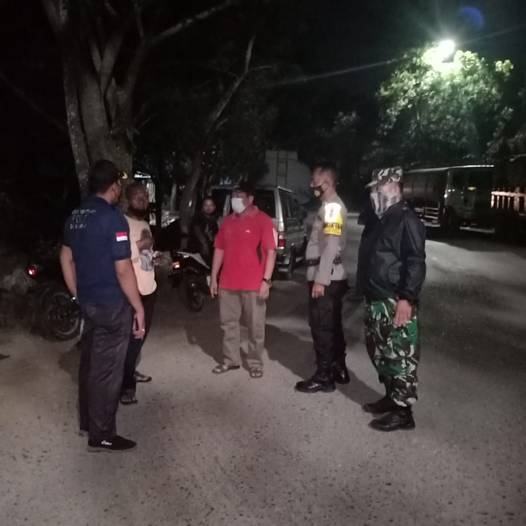 OPERASI YUSTISI MASKER DI KELURAHAN LOA BUAH UNTUK MENEKAN VIRUS COVID-19