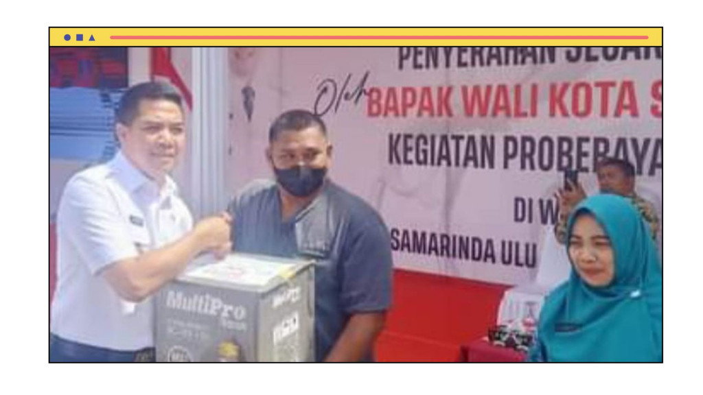 WALI KOTA SAMARINDA BAPAK Dr. H. ANDI HARUN MENYERAHKAN SECARA SIMBOLIS BARANG KEGIATAN PRO BEBAYA 2022