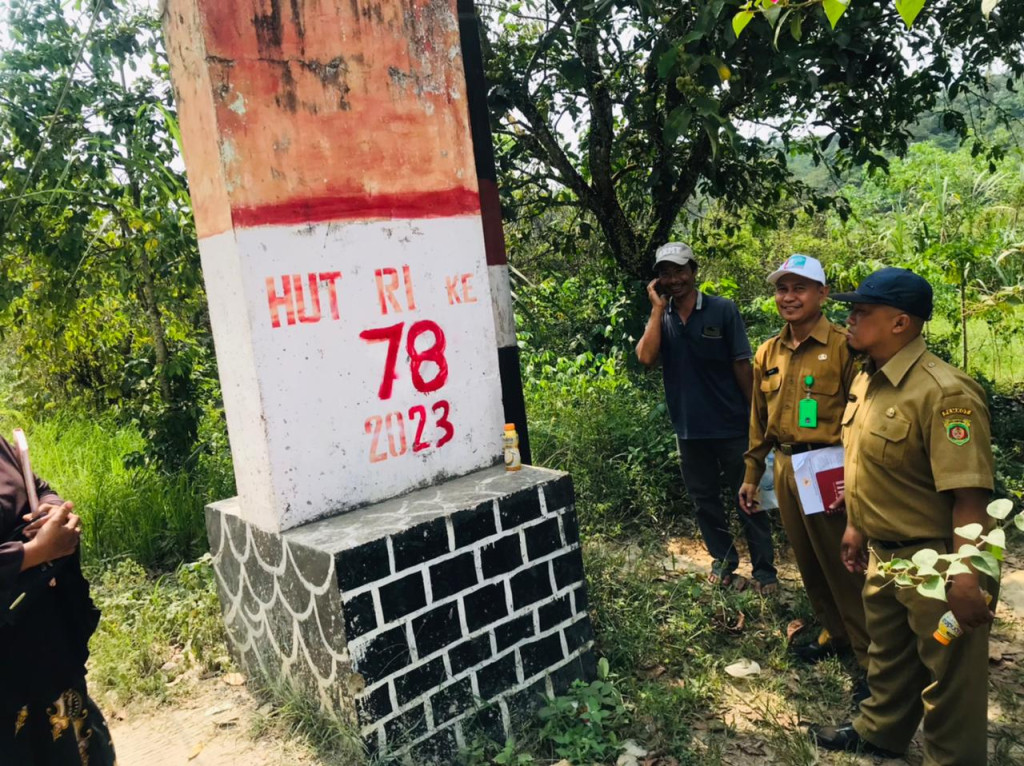Peninjauan Lapangan Perencanaan Jangka Panjang Pembangunan di wilayah RT 18 Loa Gagak
