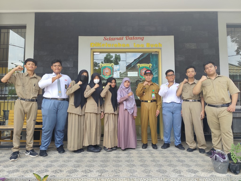 Pelepasan Siswa-Siswi PKL dari SMKN 12 Samarinda di Kantor Kelurahan Loa Buah