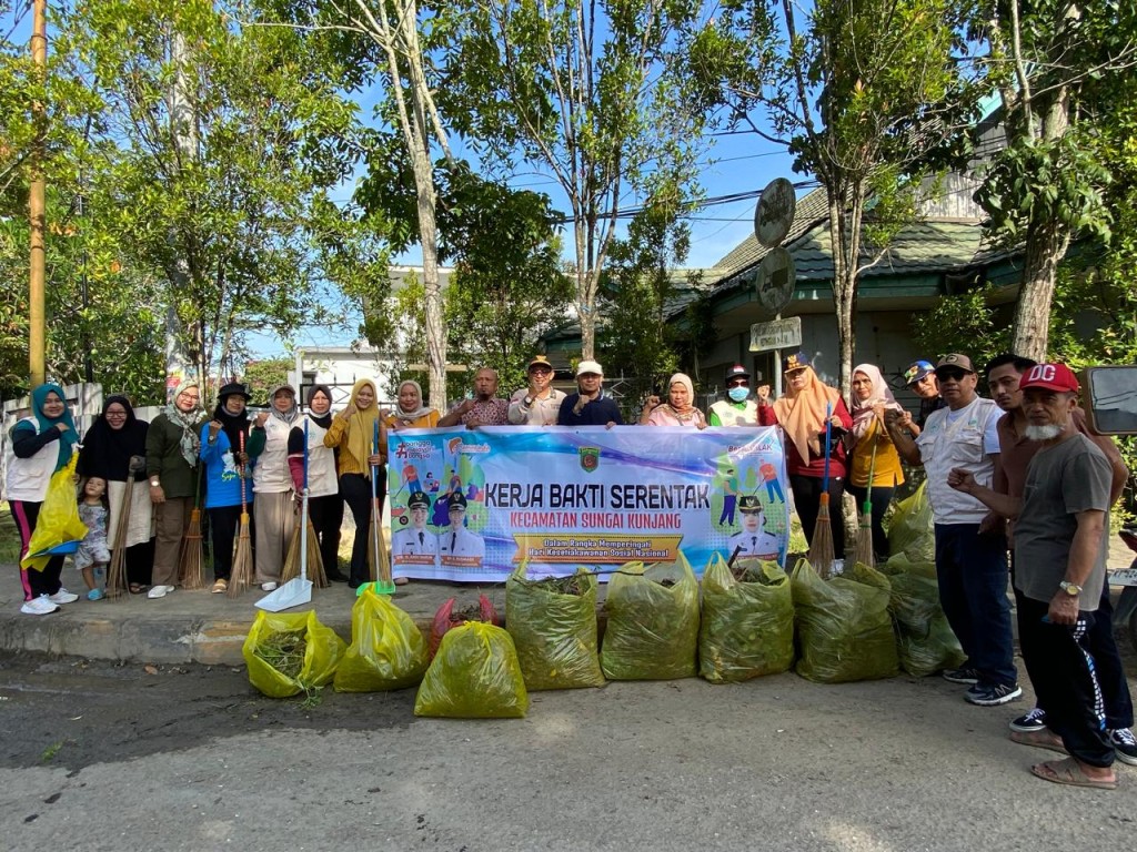 KERJA BAKTI SERENTAK KELURAHAN SE KECAMATAN SUNGAI KUNJANG