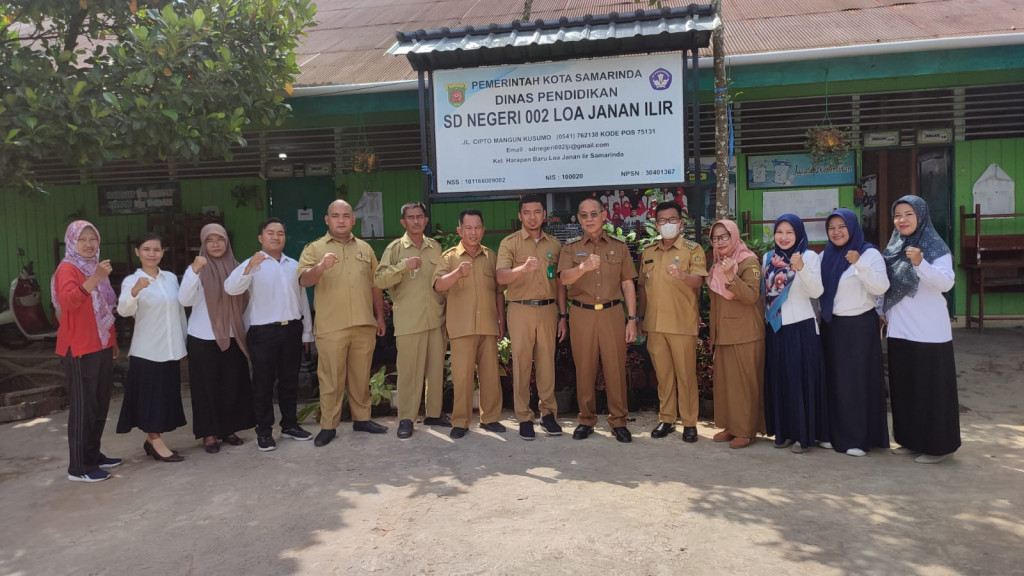 Monitoring Pelaksanaan Belajar Mengajar di SDN 07 Kel. Simp. Tiga dan SDN 02 Kel. Harapan Baru Bersama Pak Wawalikota