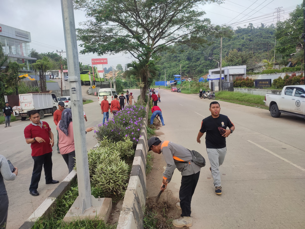 Kerja Bakti Massal Kecamatan Loa Janan Ilir