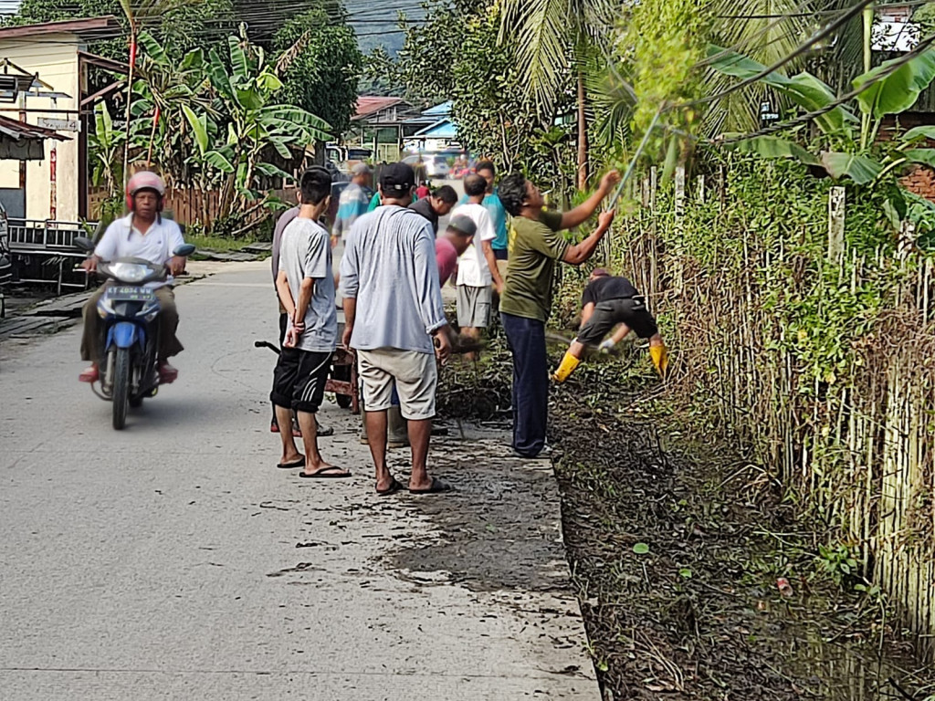 Kerja Bakti Masal Se Kecamatan Sungai Kunjang peduli lingkungan,Sabtu 16 Juli 2022