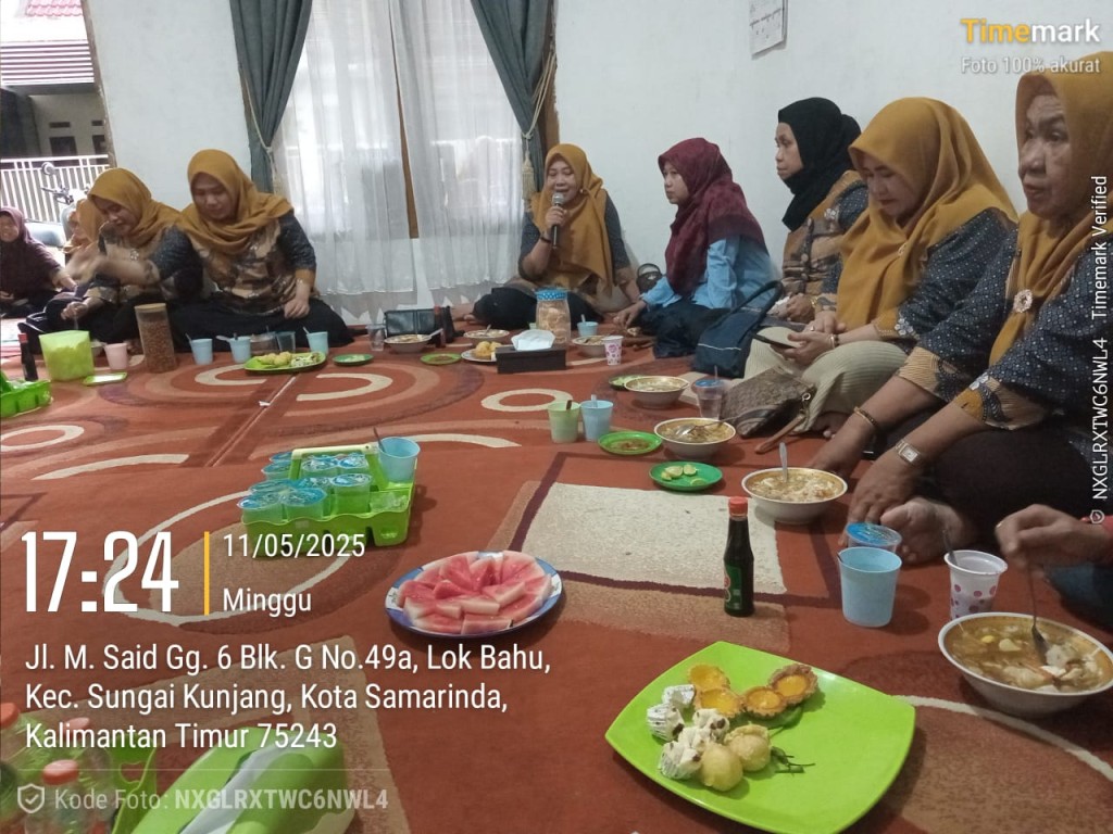 Pertemuan PKK RT Dasawisma RT 32 bersama wakil Ketua TP PKK Kelurahan Lok Bahu