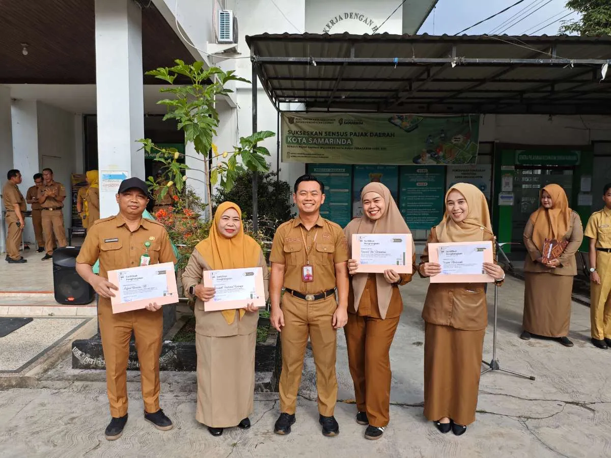 Penerimaan Penghargaan ASN Terbaik Triwulan pertama