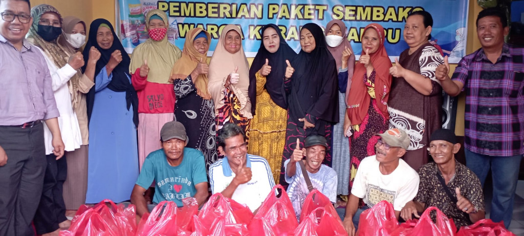 Pembagian Paket Sembako Program Probebaya