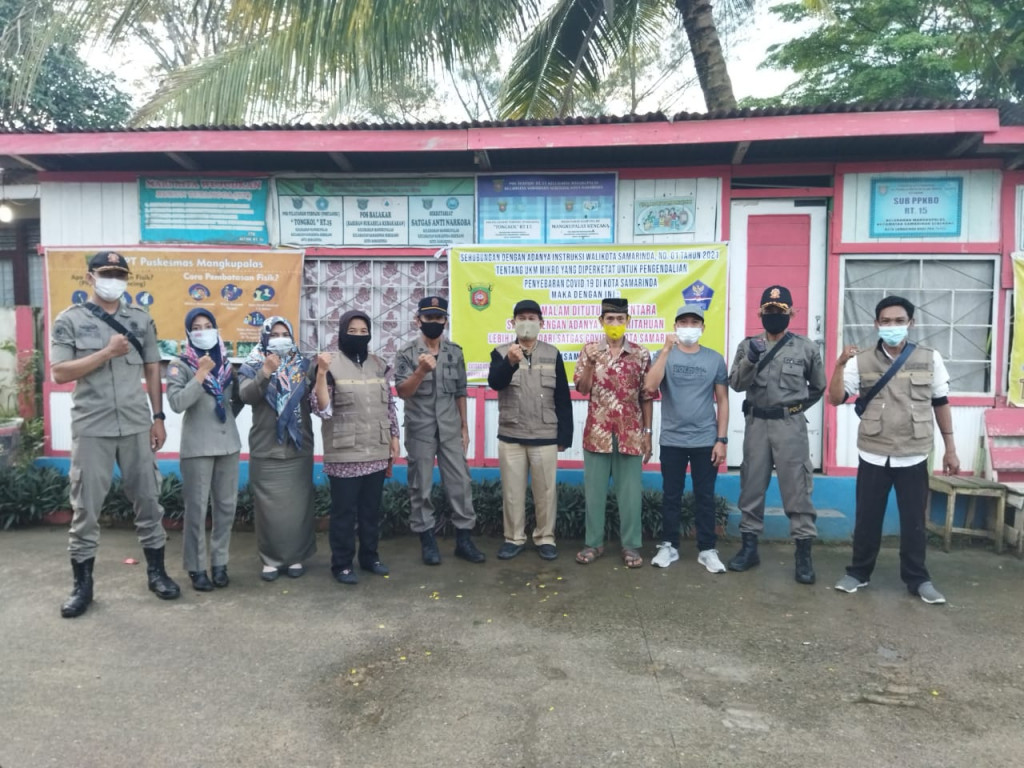 Kegiatan Satgas Mangkupalas beserta Satpol PP Kecamatan dalam rangka PPKM mikro pasar Malam