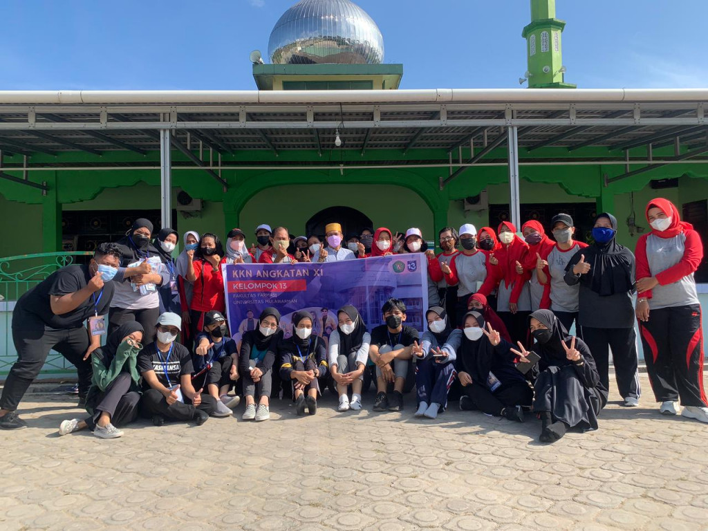 [LATE POST] Kegiatan Jumat Sehat, Senam Bersama Ibu - Ibu PKK, Staff Kelurahan, dan Mahasiswa KKN Farmasi Unmul