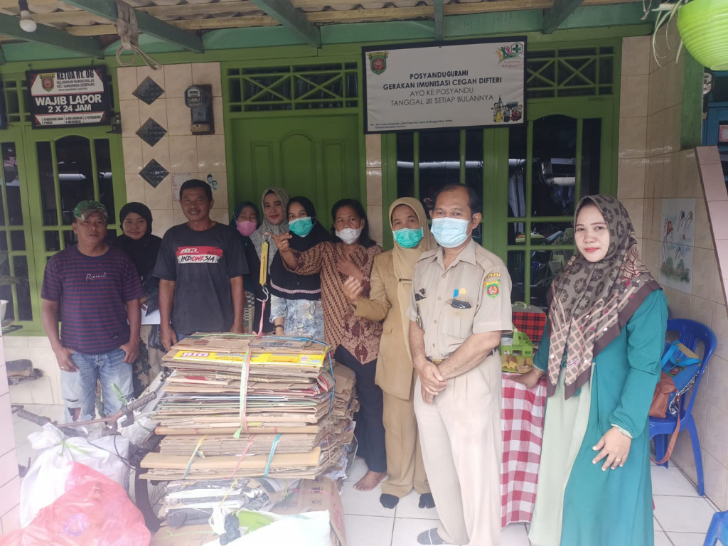 Kunjungan dan Monitoring Kegiatan Pemilahan, penimbangan dan Penjualan Sampah Bernilai di Kampung Salai RT.06