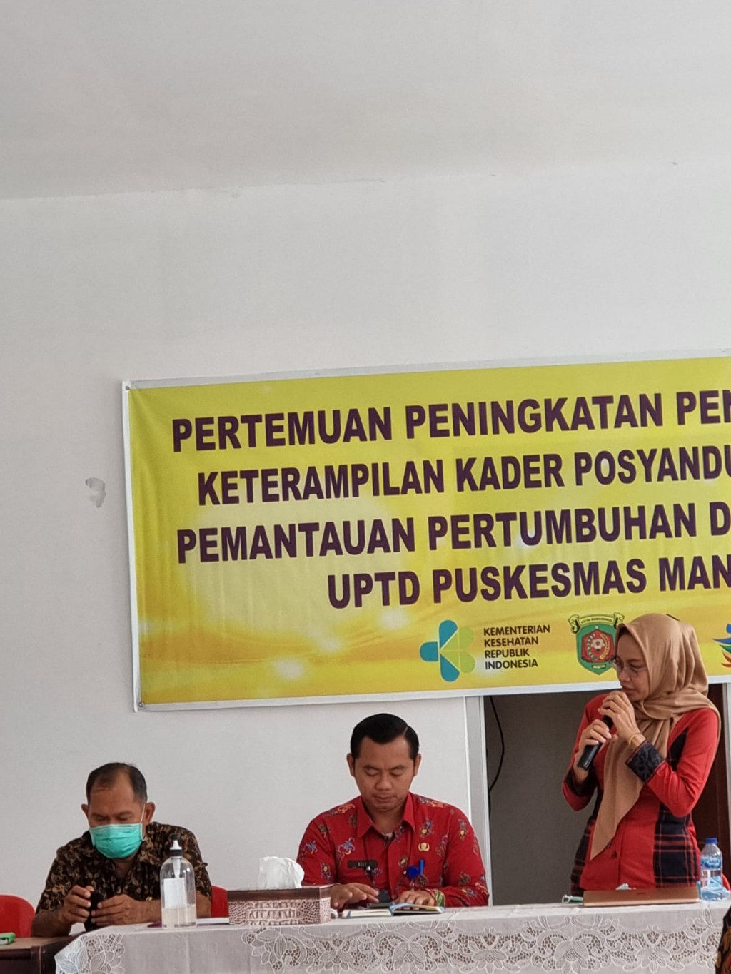 Lurah Mangkupalas menghadiri acara Pertemuan Peningkatan Pengetahuan dan Ketrampilan kader Posyandu dalam rangka pemantauan pertumbuhan bayi dan balita di wilayah kerja Puskesmas Mangkupalas