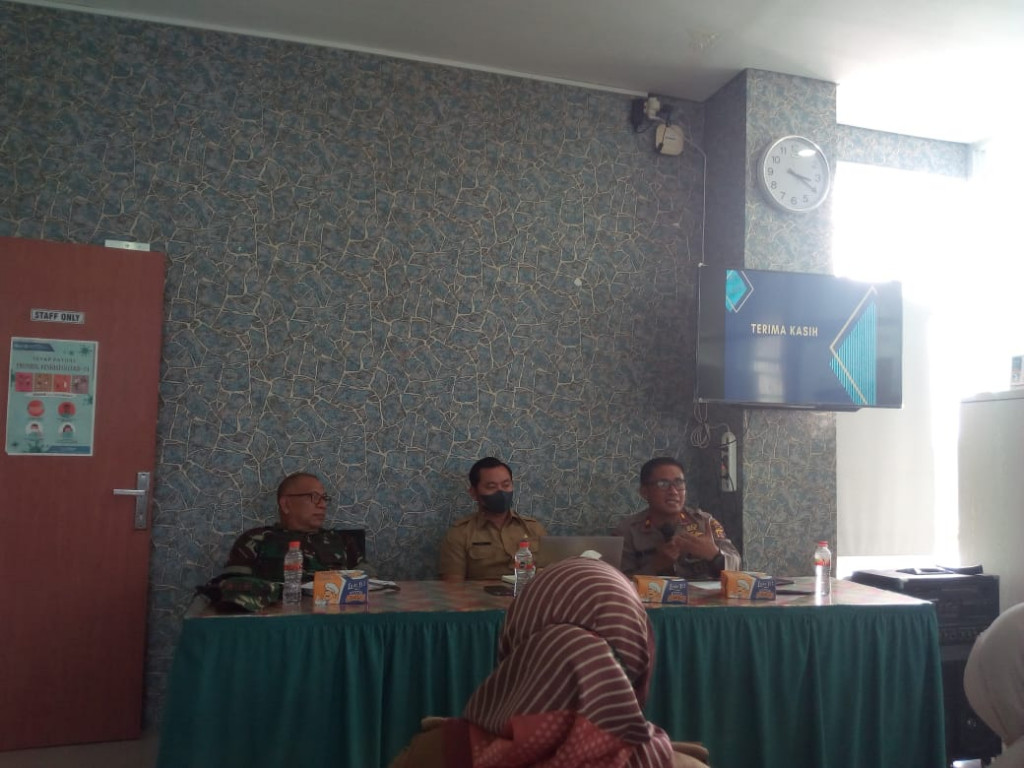 Lurah Mangkupalas mengikuti Rapat Koordinasi Forum Komunikasi Pimpinan Kecamatan Samarinda Seberang