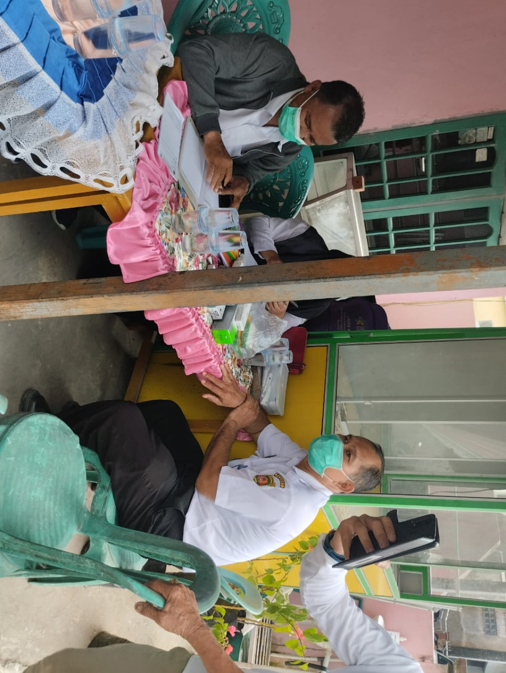 Kunjungan dan Monitoring Lurah beserta Staf Kelurahan di Posyandu Mangkuliat