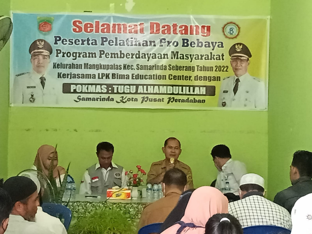 Pembukaan dan Peresmian Kegiatan Pemberdayaan Masyarakat Program Probebaya di Kelurahan Mangkupalas