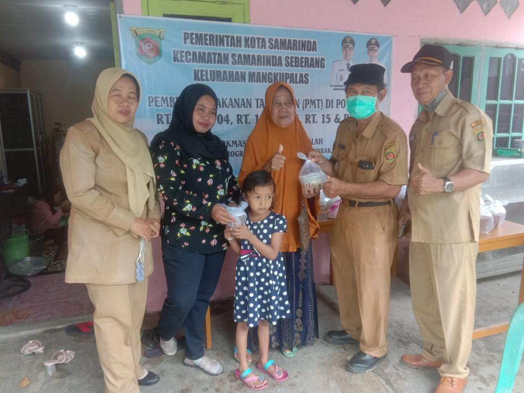Monitoring Penyerahan Pemberian Makanan Tambahan untuk Bayi, Balita dan Lansia di POKMAS Tugu Alhamdulillahi