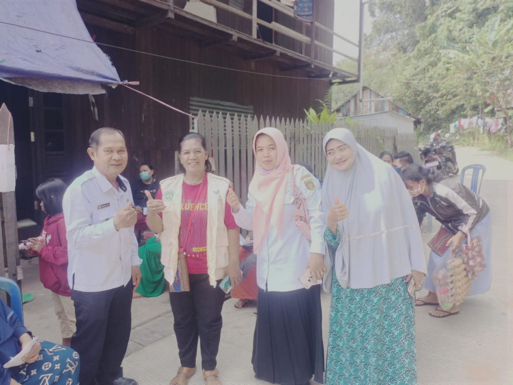 Monitoring Kegiatan Pembagian sembako PSM Pendamping E-Warung Kobe diwilawah RT 18