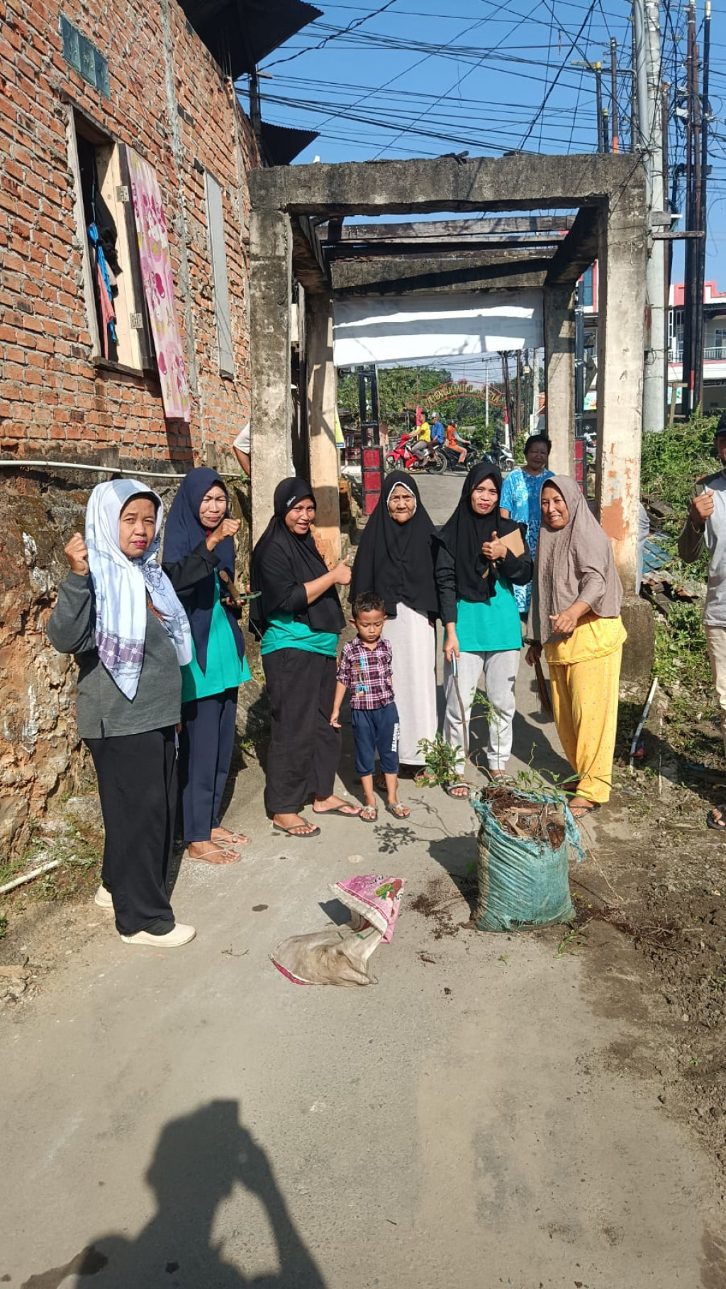 Kerja Bakti di lingkungan RT.16 Gang Ampera