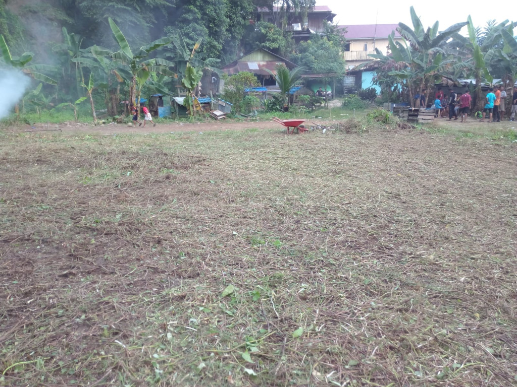 Kerja bakti di gang Ampera RT.17