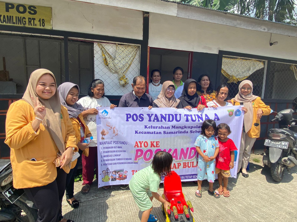 Kegiatan Pelayanan Pemeriksaan Bayi dan Balita di Posyandu Tuna A