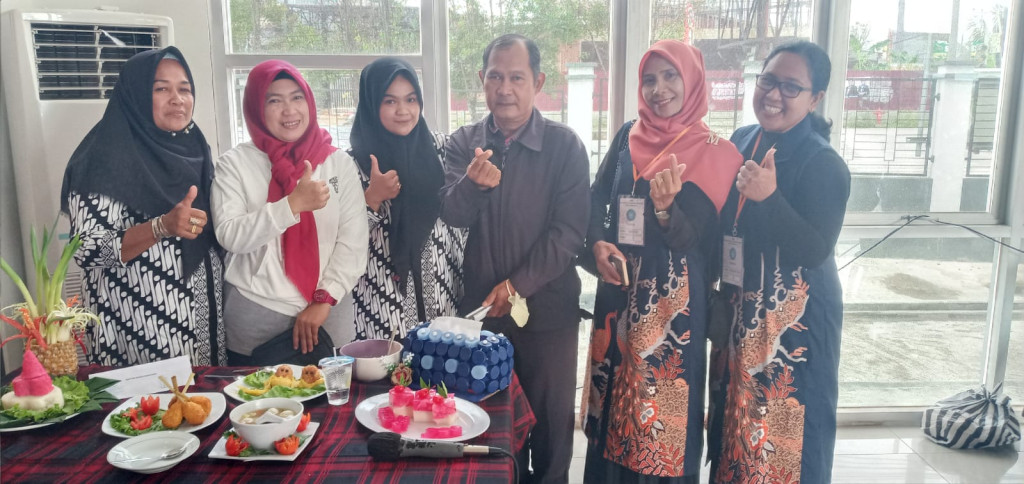 Kegiatan bazar UMKM dan lomba ranking 1 dalam rangka memeriahkan  HUT RI Ke 78 di Kecamatan Samarinda Seberang