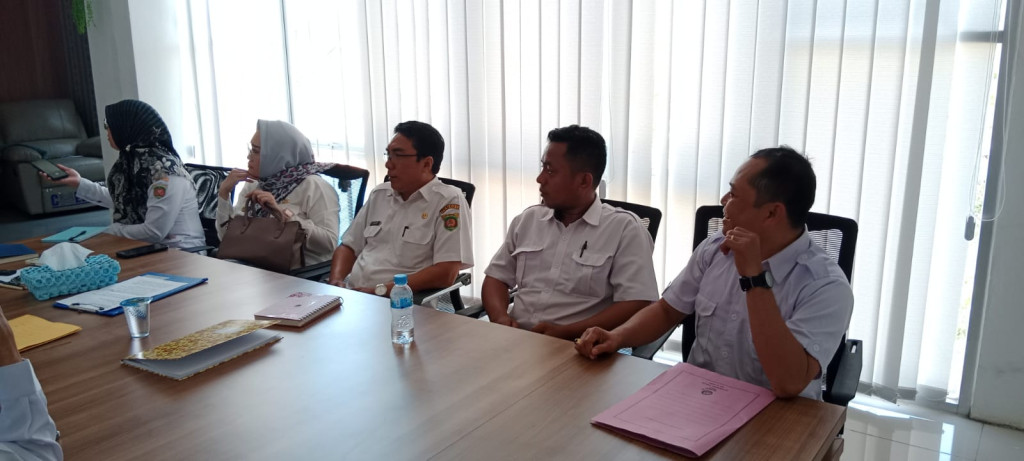 Kegiatan rapat membahas tentang surat keterangan pernyataan ahli waris