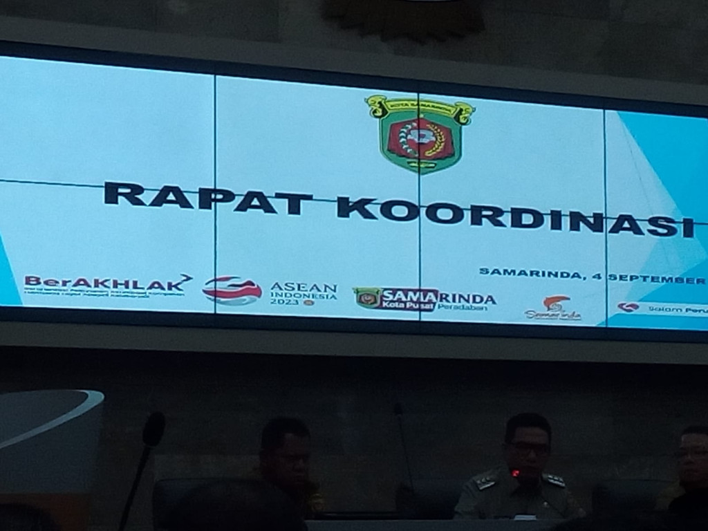 Lurah Mangkupalas mengikuti rapat koordinasi Pemerintah Kota Samarinda
