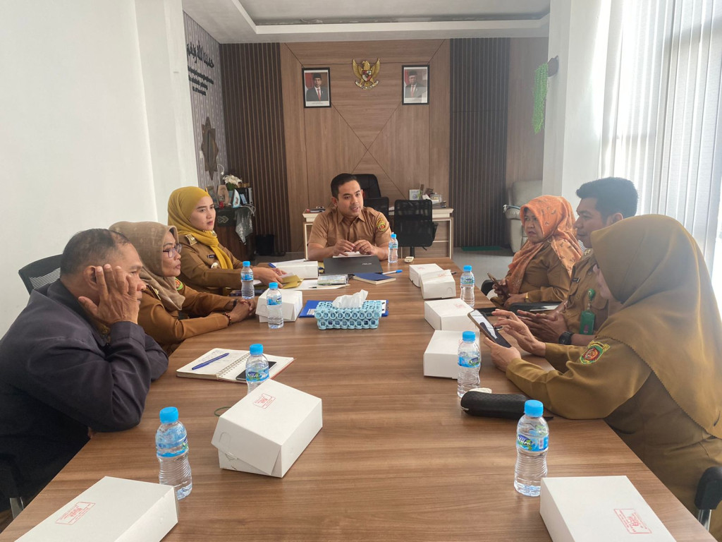 Rapat koordinasi Camat,Sekcam,para Lurah seKecamatan Samarinda Seberang