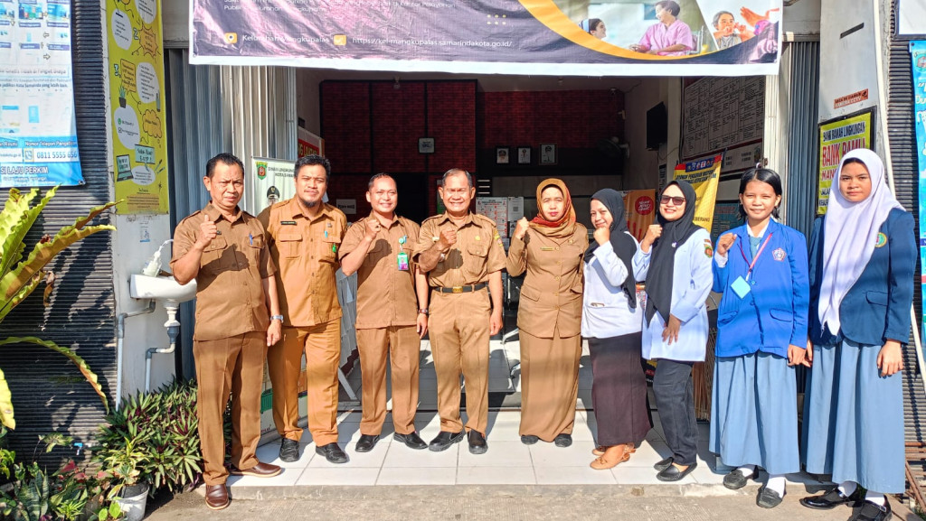 Apel Pagi Senin Di Lingkungan Kantor Kelurahan Mangkupalas