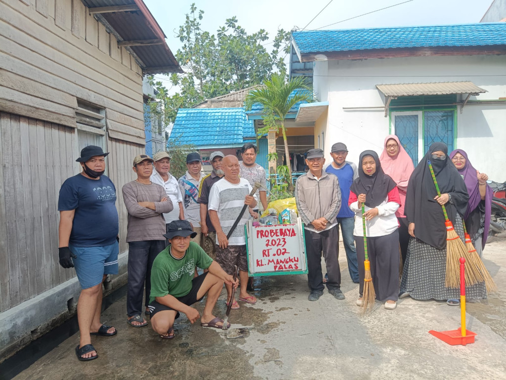Gotong-Royong Kegiatan Pokmas Tugu Alhamdulillah