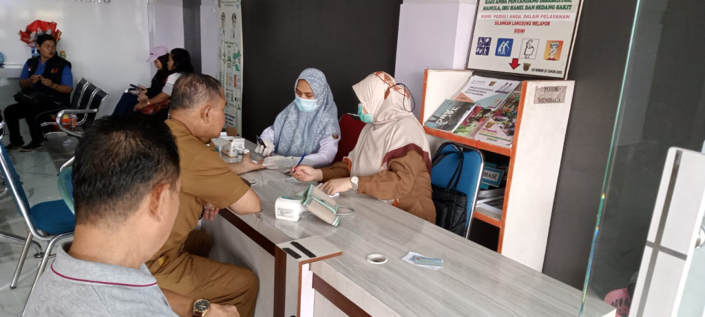 Rangkaian Pemeriksaan kesehatan dilaksanakan oleh tim Puskesmas Mangkupalas sebagai bagian dari upaya persiapan menjelang Pemilu