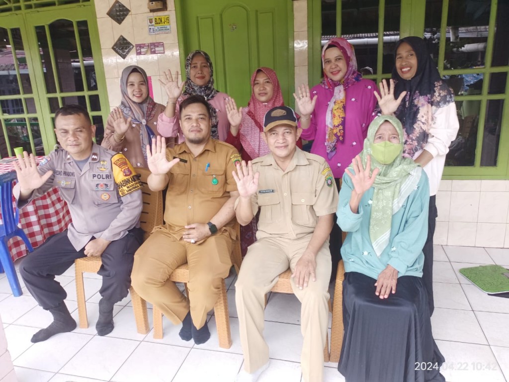 Monitoring kegiatan posyandu Gurami di RT 06