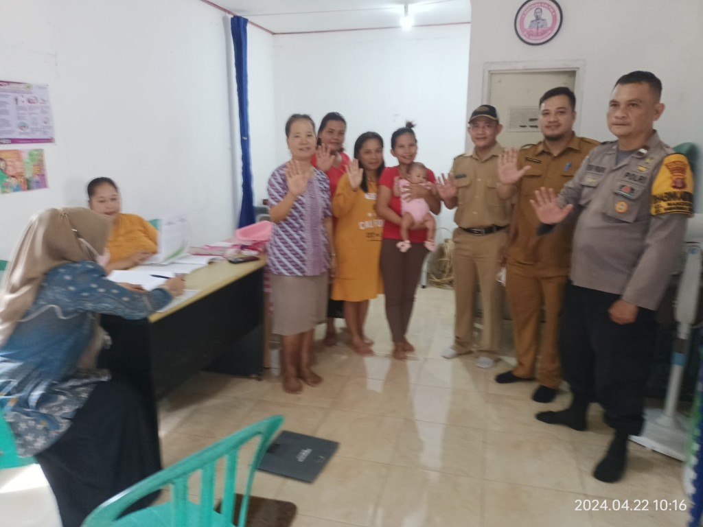 Monitoring kegiatan posyandu Tuna A di RT 13