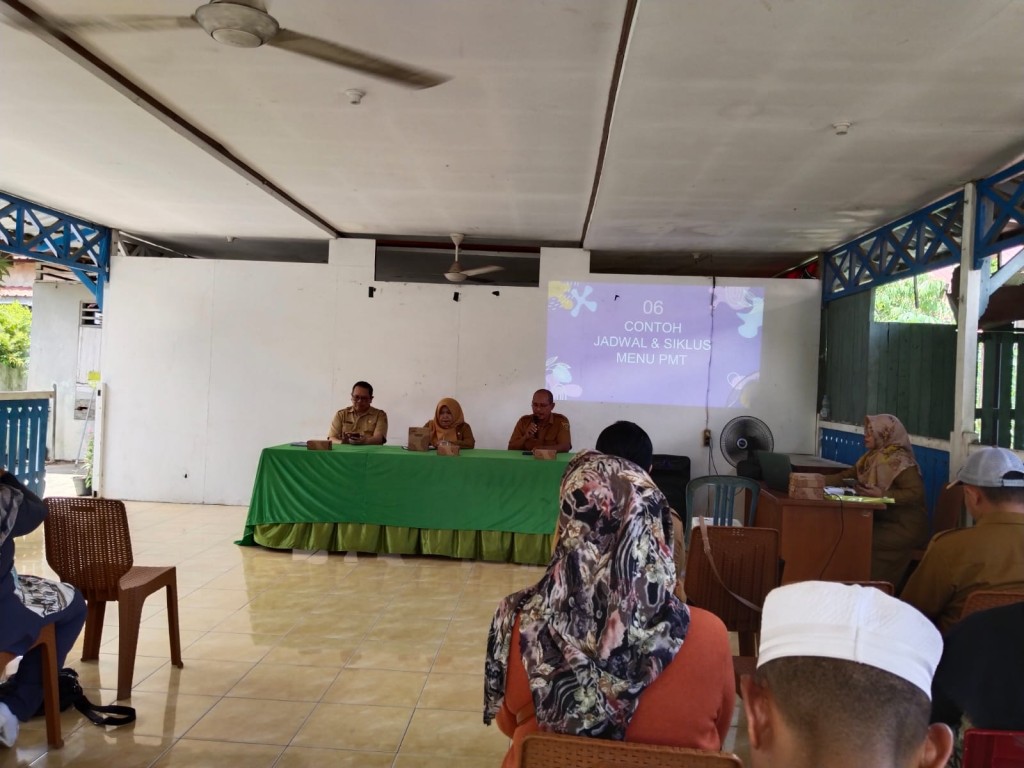 Rapat Petunjuk teknis pemberian makanan tambahan (PMT) berbahan pangan lokal untuk balita dan ibu hamil