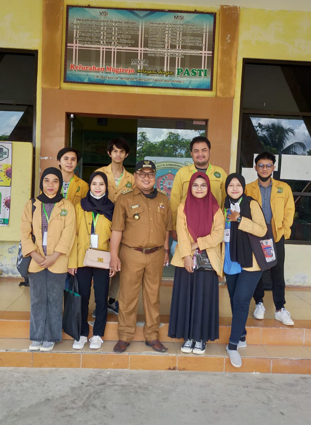 Serah Terima Mahasiswa KKN UNMUL Angkatan 48 di Kelurahan Mugirejo