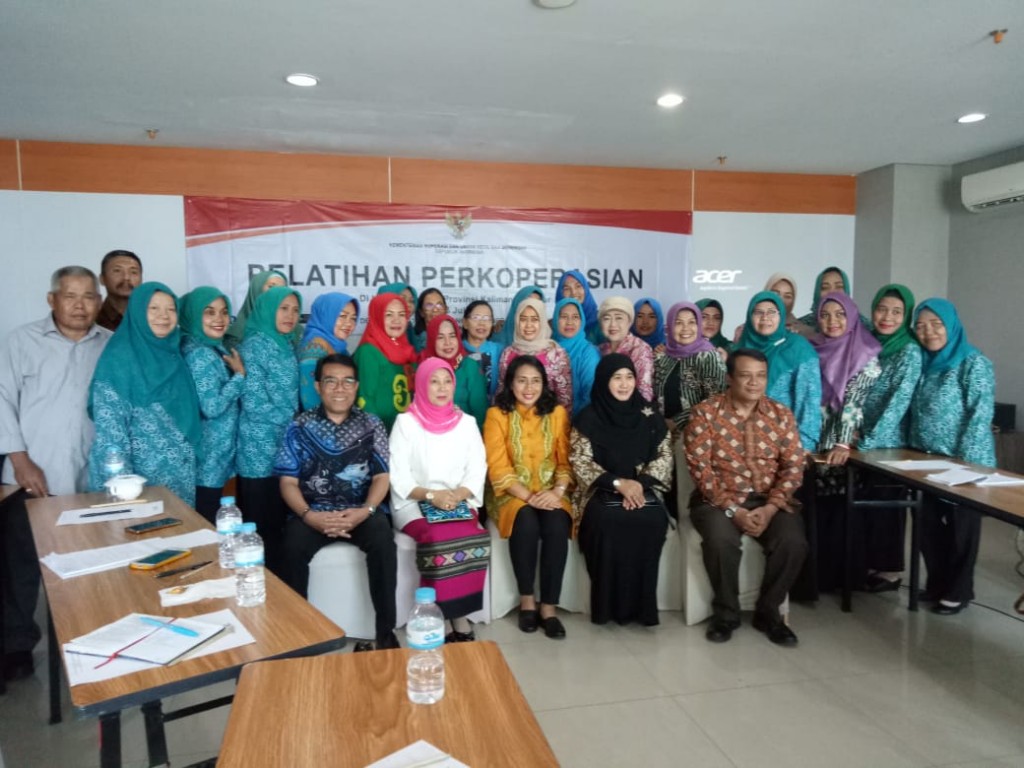 3 orang utusan UMKM Kecamatan Palaran mengikuti diklat koperasi di hotel MJ samarinda